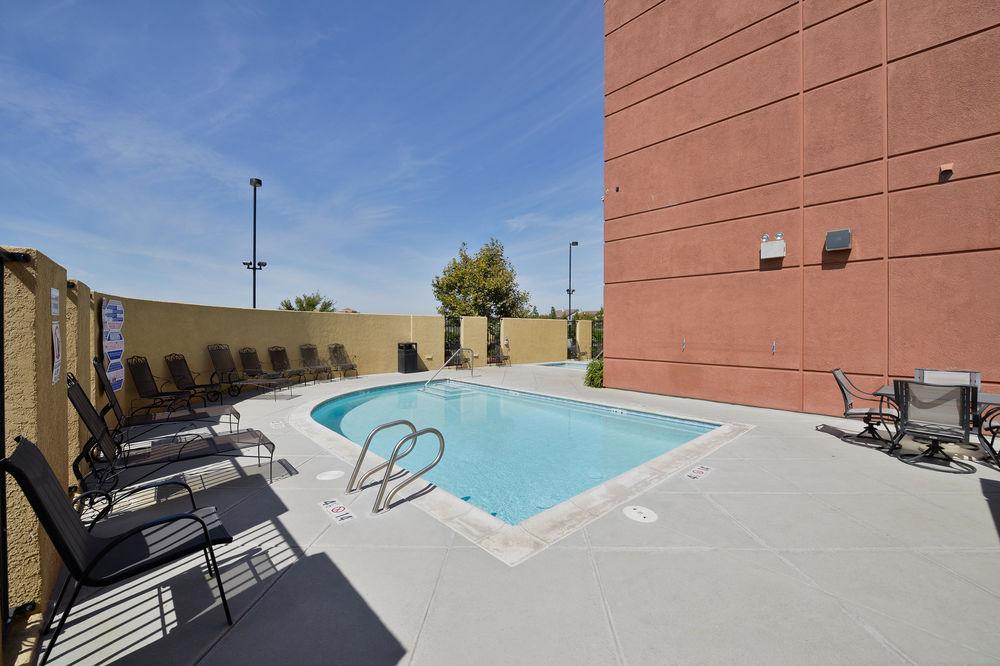 Holiday Inn Express Elk Grove West I-5 By Ihg Exterior foto